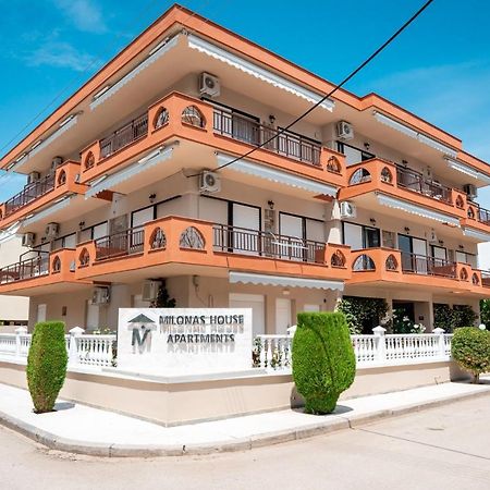 Milonas House Apartments Dioniszíu-part Kültér fotó