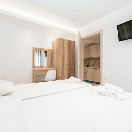 Milonas House Apartments Dioniszíu-part Kültér fotó