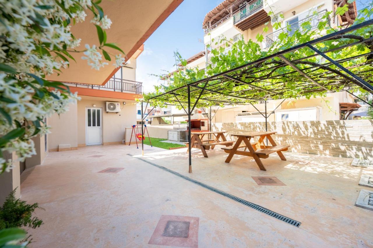 Milonas House Apartments Dioniszíu-part Kültér fotó