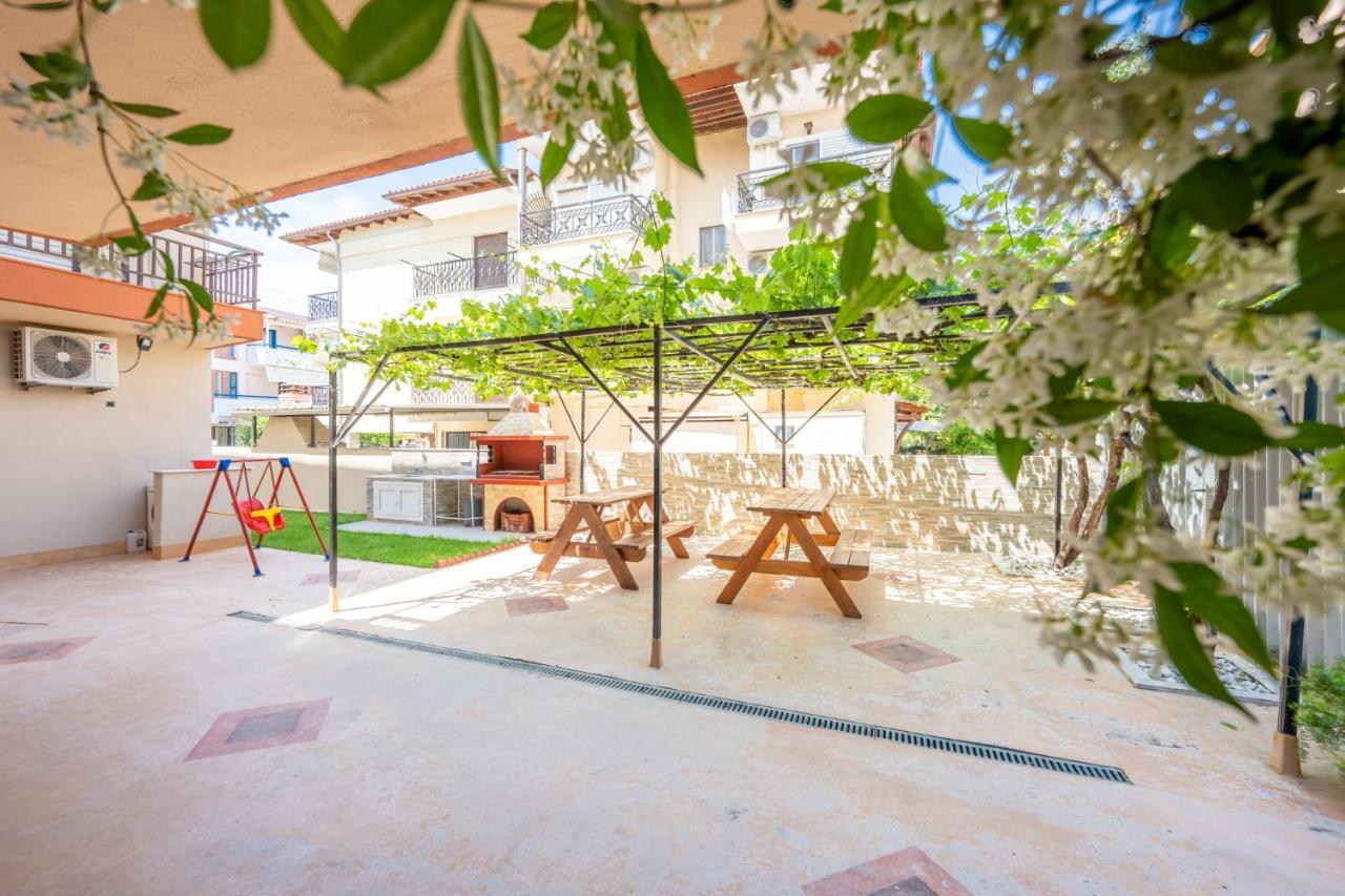 Milonas House Apartments Dioniszíu-part Kültér fotó