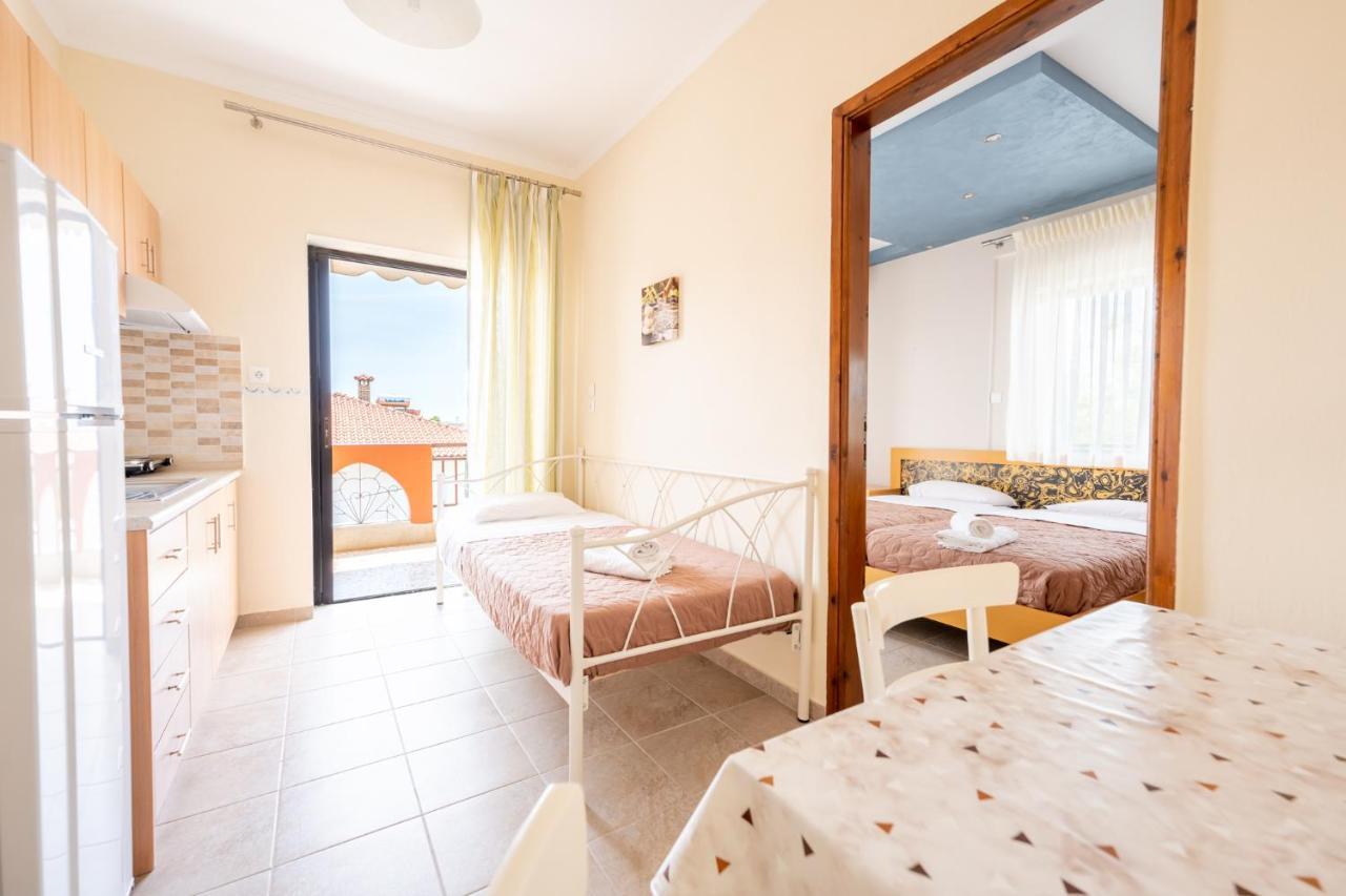 Milonas House Apartments Dioniszíu-part Kültér fotó