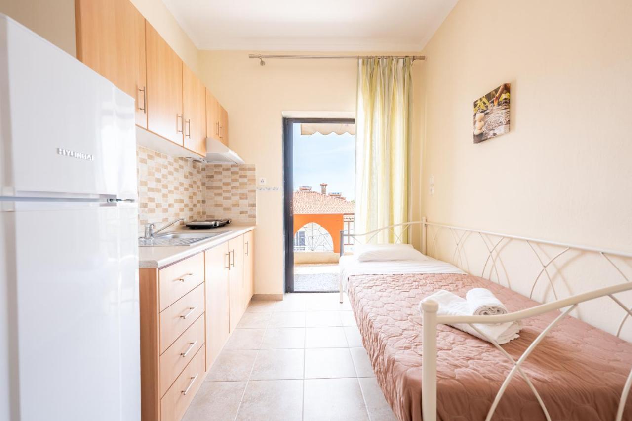 Milonas House Apartments Dioniszíu-part Kültér fotó