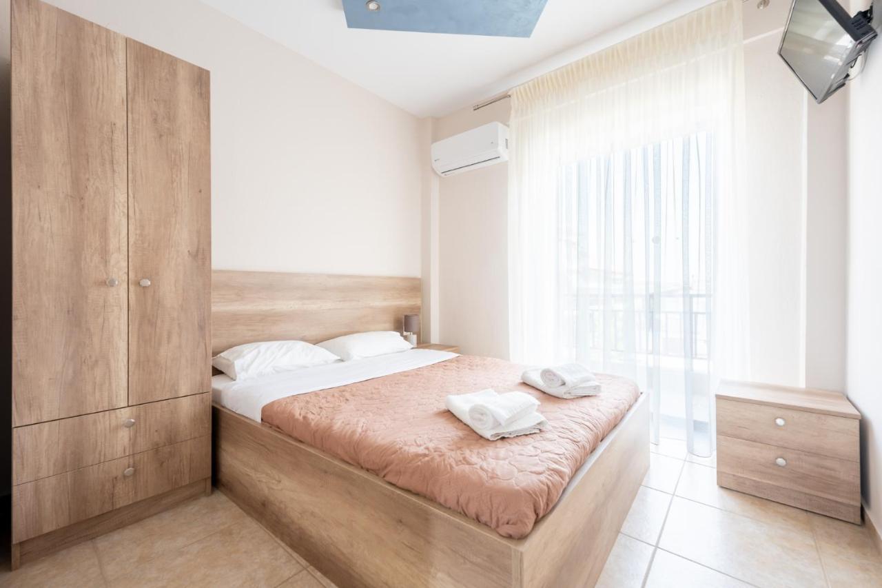 Milonas House Apartments Dioniszíu-part Kültér fotó