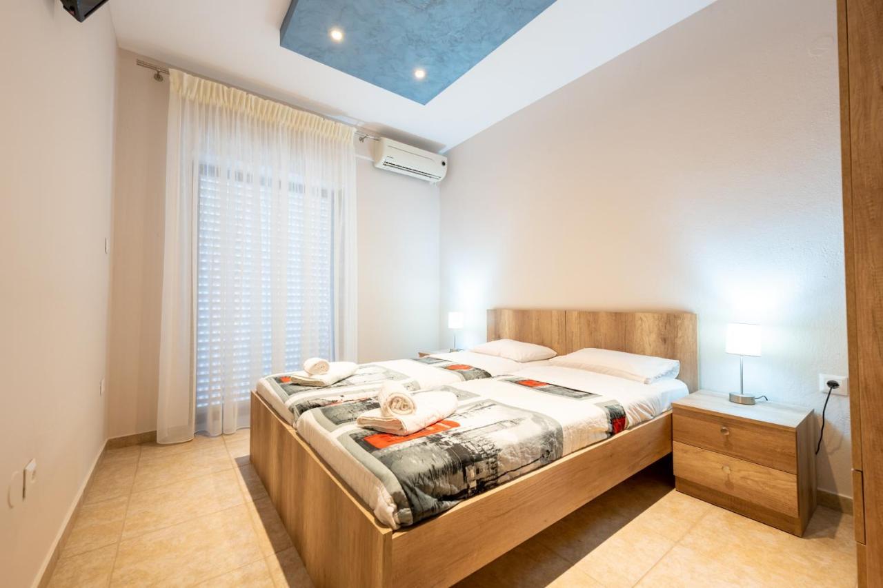 Milonas House Apartments Dioniszíu-part Kültér fotó