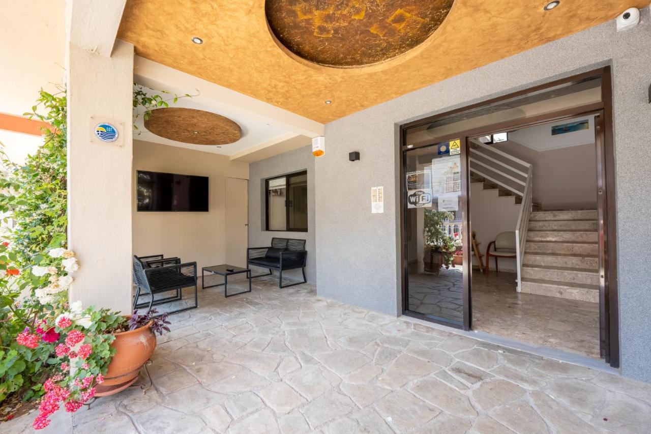 Milonas House Apartments Dioniszíu-part Kültér fotó
