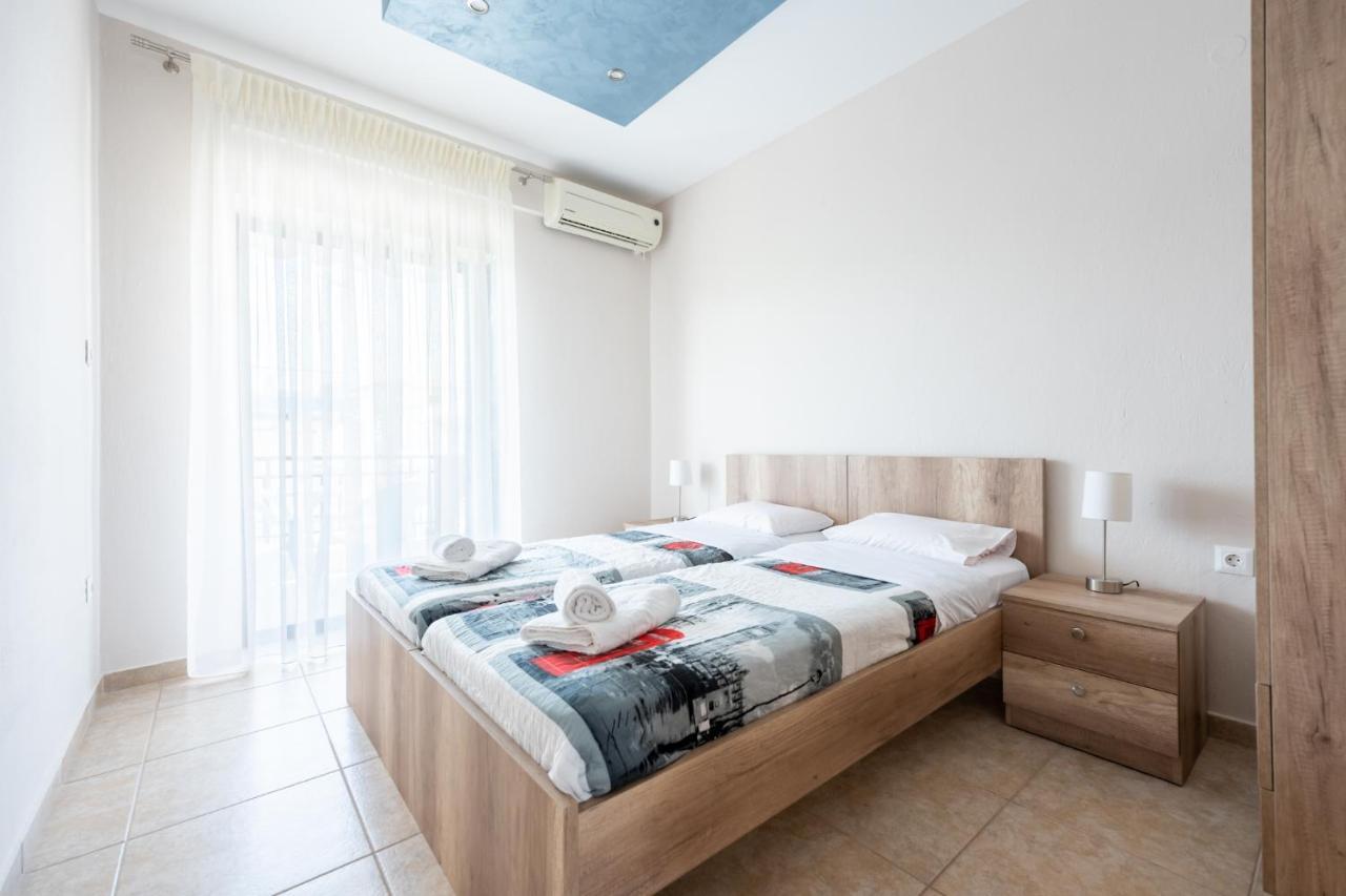 Milonas House Apartments Dioniszíu-part Kültér fotó