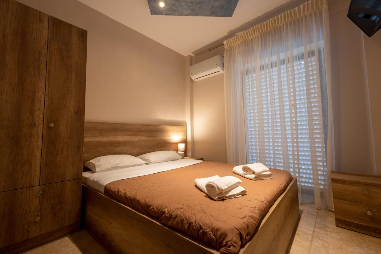 Milonas House Apartments Dioniszíu-part Kültér fotó
