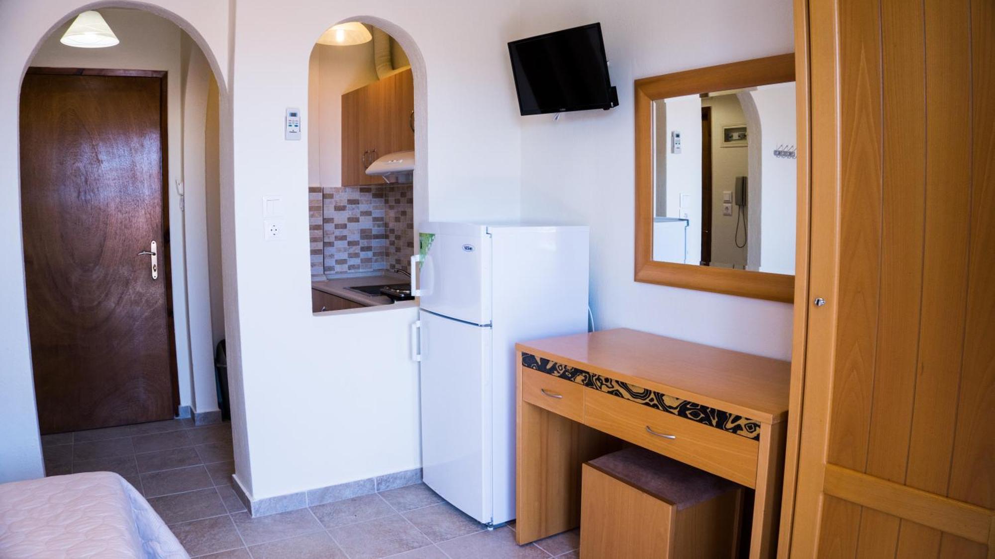 Milonas House Apartments Dioniszíu-part Kültér fotó