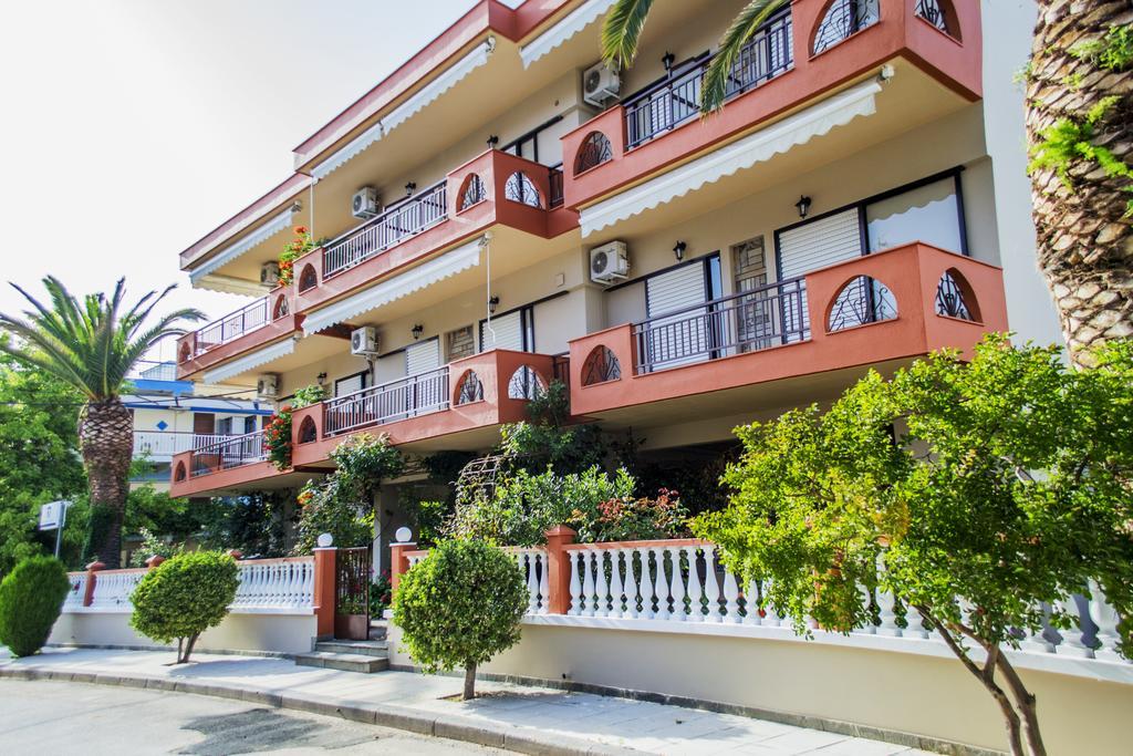 Milonas House Apartments Dioniszíu-part Kültér fotó