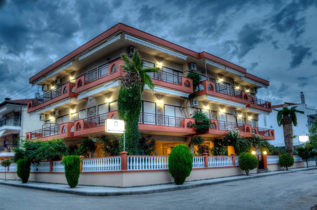 Milonas House Apartments Dioniszíu-part Kültér fotó